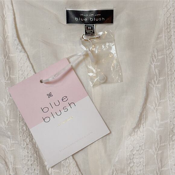 NWT VICI Textured Short-Sleeve V-Neck Belted Button-Up Jumpsuit (White | Size M) - Picture 10 of 11